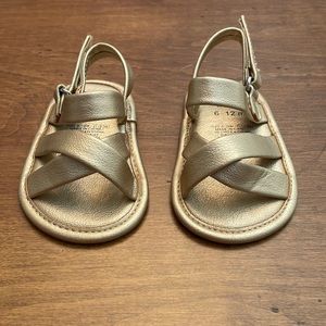 Super cute gold sandals for baby girl! Size 6-12 months
